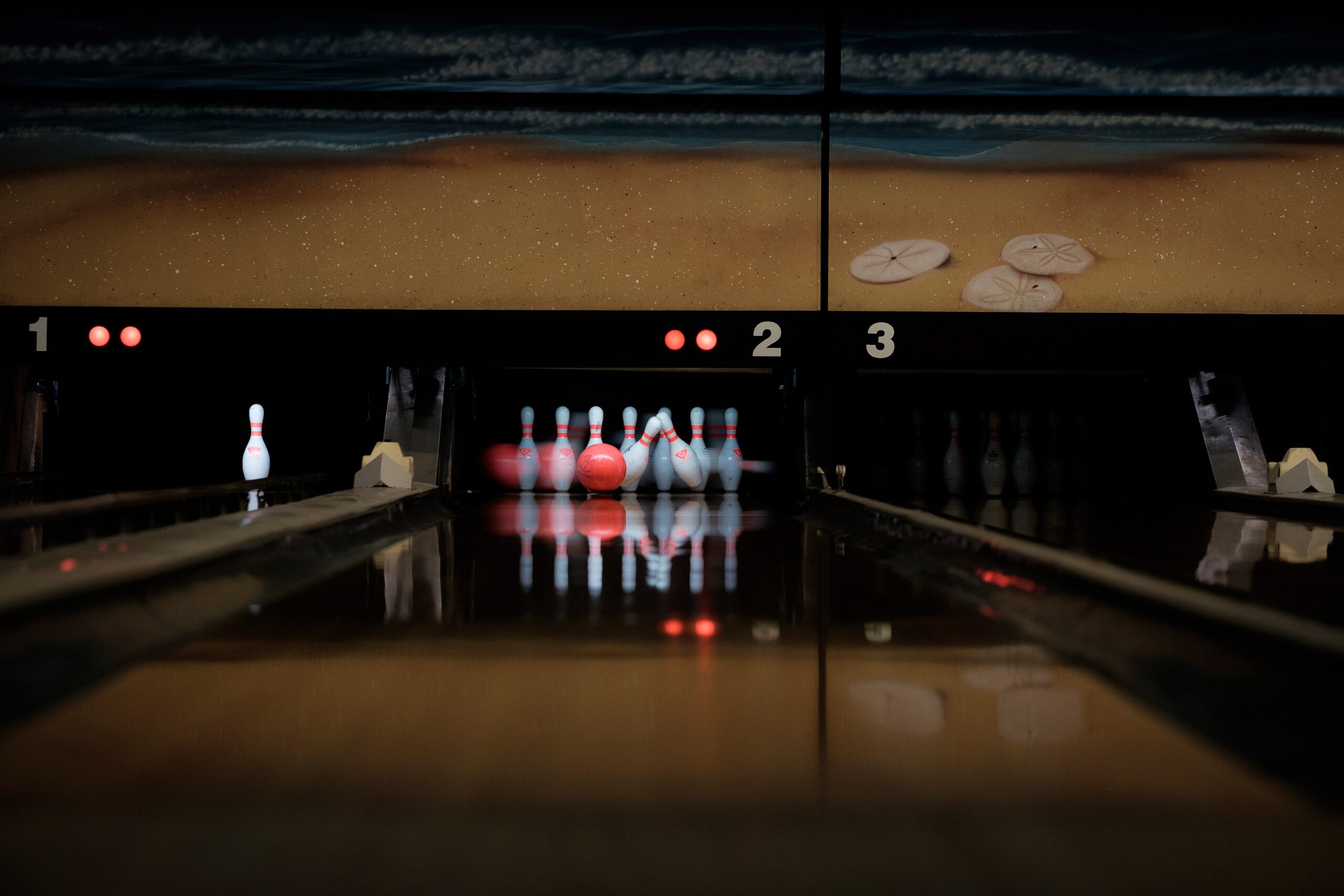 how much does it cost to build a bowling alley

